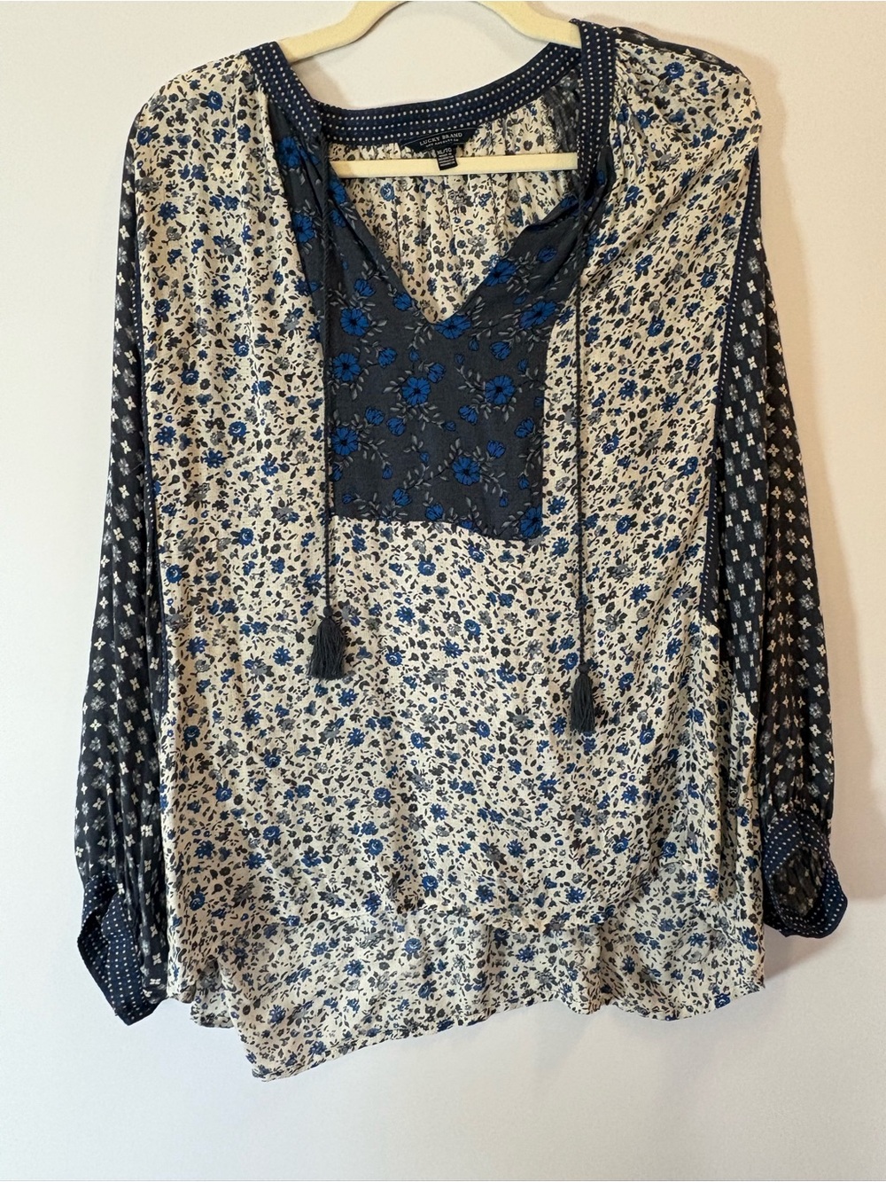 Luckly Brand Boho Floral Peasant Top - Blue and Cream